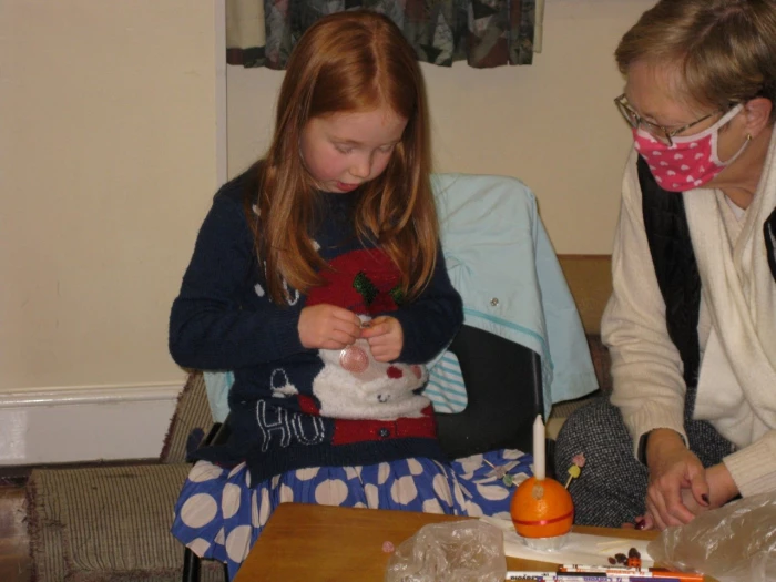 20211212 christingle kids at church 5