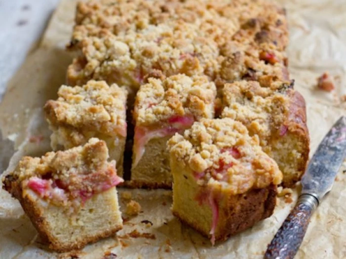 2327137rhubarbcustardcrumbcake