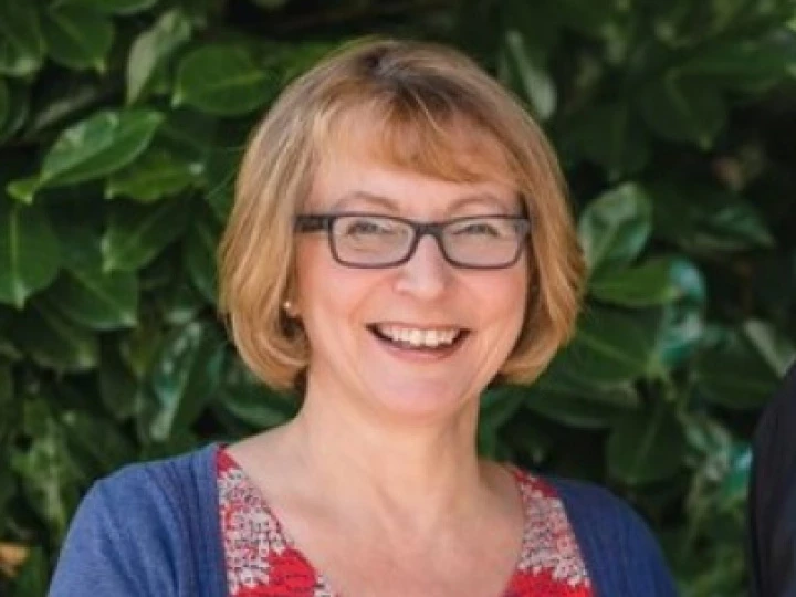 Carolyn Lawrence