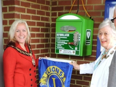 Defibrillator at H&T Parkway Station