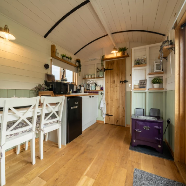 Overwater Luxury Glamping Hodnet Interior 9