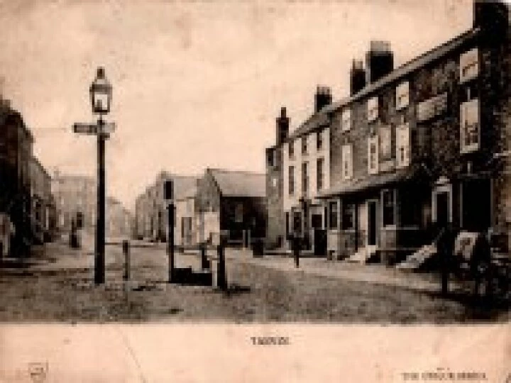 Upper High St
