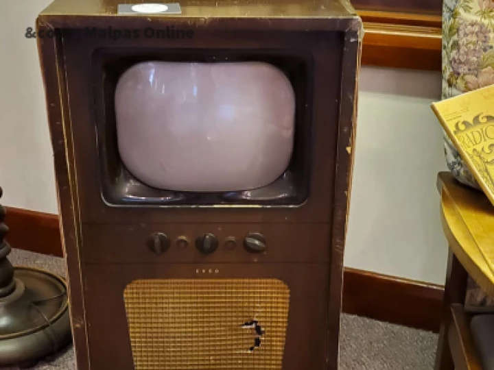 9 inch TV