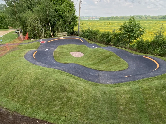 Small store pump track