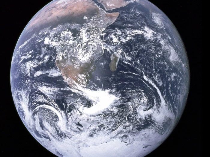 earth from apollo
