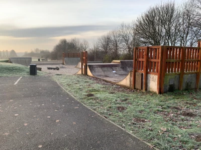 edwinstowe skatepark approach path