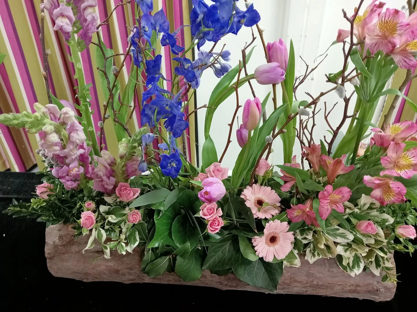flower club chocolate log