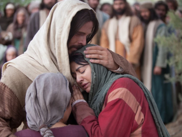jesuscomfortsmarymartha1104492gallery