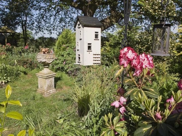 long acre garden bunbury