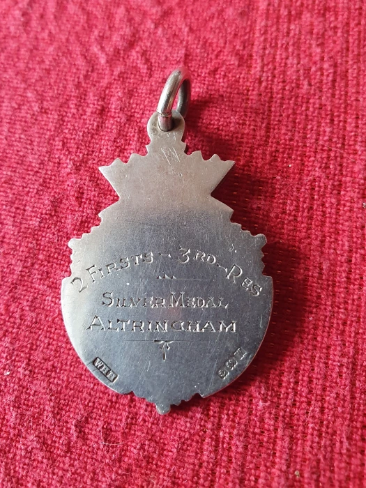 medal reverse