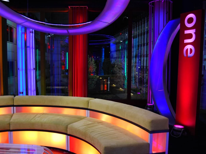 one show 025
