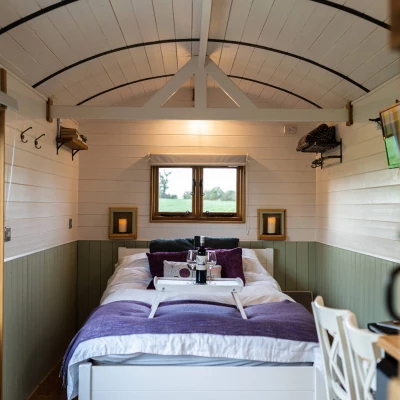 overwater luxury glamping hodnet interior 47