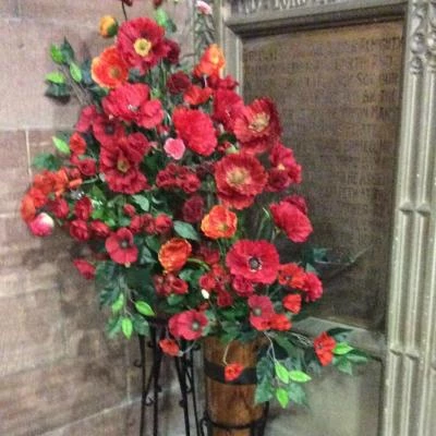 poppy arrangement sponsored by gifford lea cropped