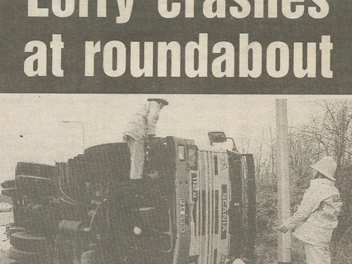 scan20170529 2 lorry crash feb 1990