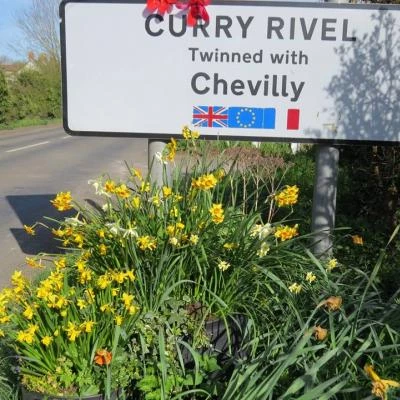 spring-colour-in-curry-rivel1