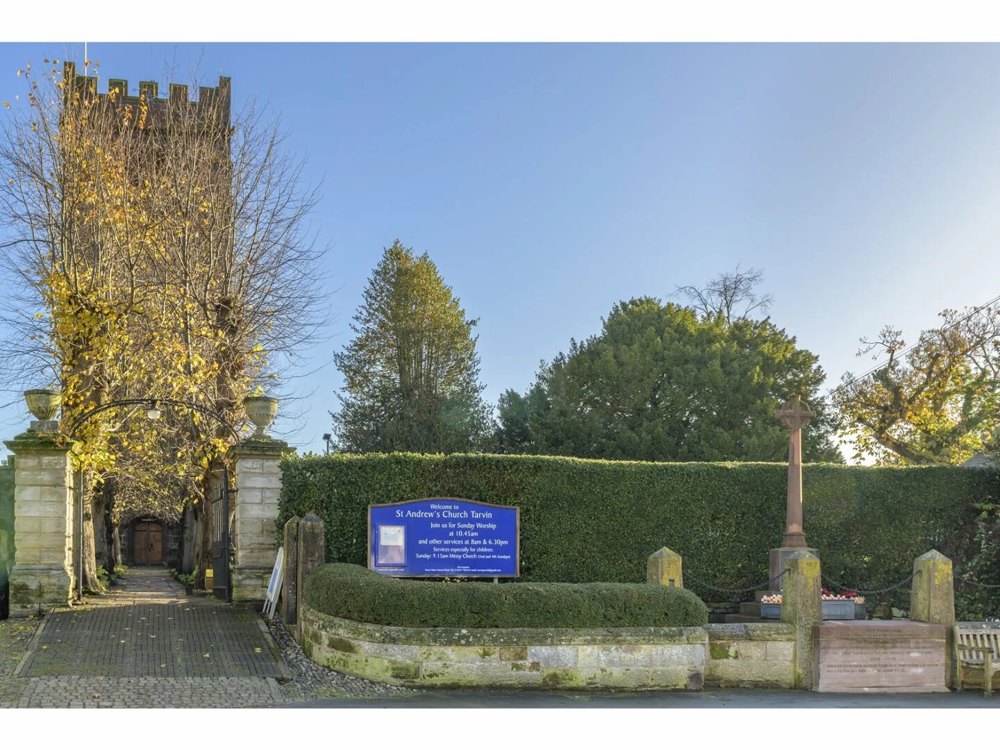 st andrews and the war memorial 4x3