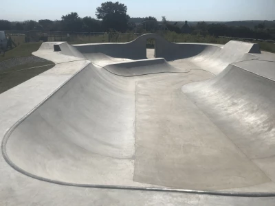 tisbury skatepark half pipe