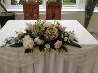 wedding flowers table decoration roses